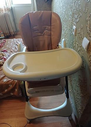 Продам стільчик для годування carello stella.