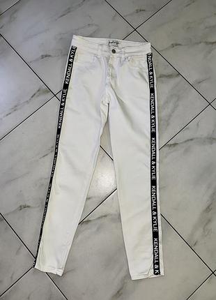 Белые женские стрейчевые джинсы kendall+kylie xs-s (36)