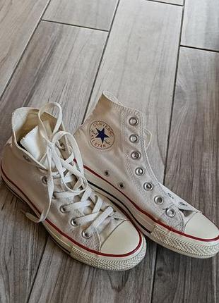 Оригінальні високі кеди converse chuck taylor all star у класичному білому (оптичному) кольорі.