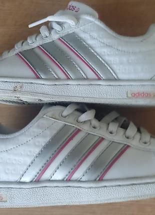 Детские кроссовки adidas