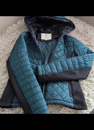 Куртка фірми guess. розмір 36