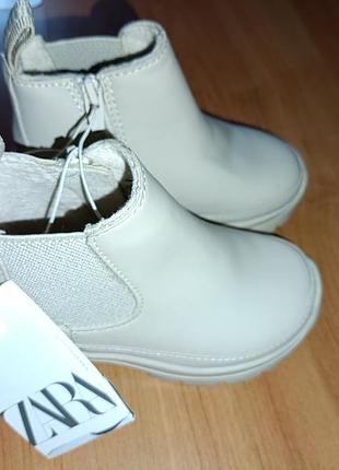 Чобітки zara