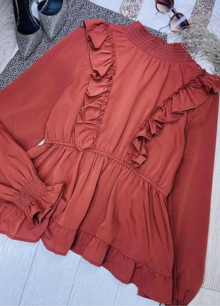 Теракотова блуза boohoo xxl приталена блуза з рюшами блуза великого розміру блузка батал