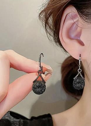 Серьги-подвески с фианитами