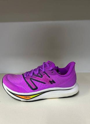 Женские кроссовки new balance fuel cell rebel v3