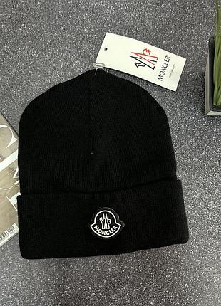 Шапка в стилі moncler