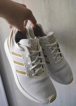 Кросівки adidas унісекс
