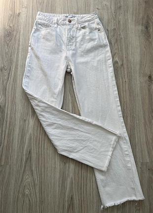 Прямі джинси zara молочні
