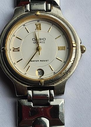 Винтажные кварцевые наручные часы бренда casio с белым циферблатом, золотистыми римскими цифрами