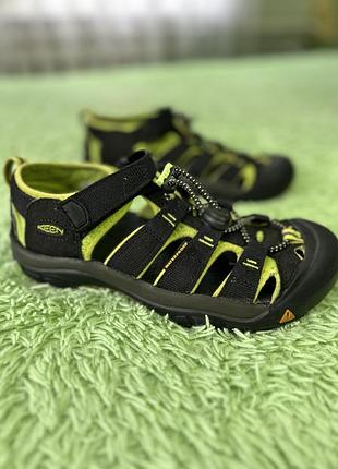 Босоніжки на хлопчика keen