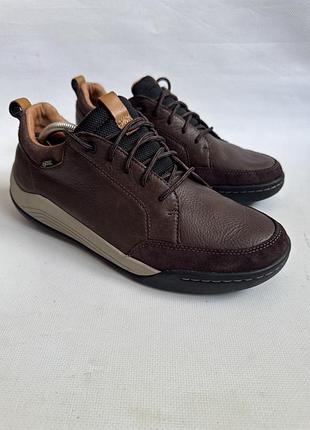 Шкіряні кросівки clarks gore tex
