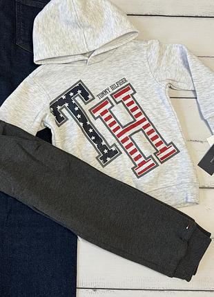 Новий теплий спортивний костюм на флісі tommy hilfiger оригінал розмір 3 роки