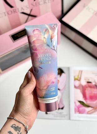 Лосьйон для тіла velvet petals bliss victoria’s secret