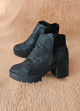 Ботинки деми primark р 39