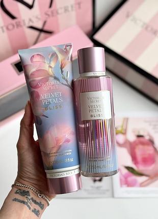 Спрей та лосьйон для тіла velvet petals bliss victoria’s secret