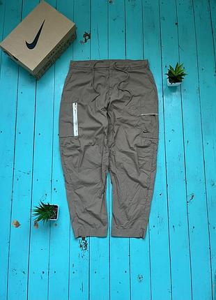 Карго штани nike sportswear woven, розмір l-xl, нейлонові карго штани nike, карго штани nike, осінні чоловічі штани, штани з кишенями з боків