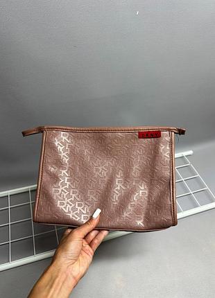 Косметичка dkny