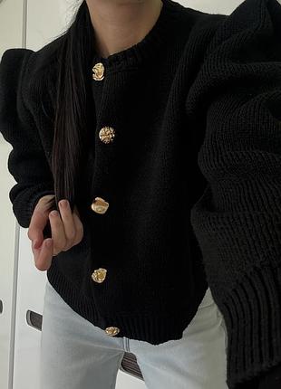 Чорний кардиган zara з гарними ґудзиками кардиган з обʼємними плечима чорний трендовий кардиган zara