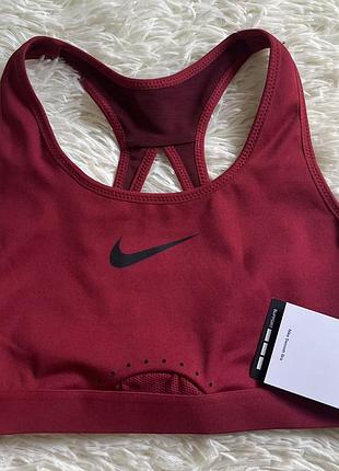 Новий топ від nike