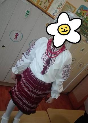 Традиционный вышитый костюмчик (рубашка+пленка+подъюпник). размер 122 см,стан идеален.