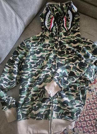 Кофта на замку bape