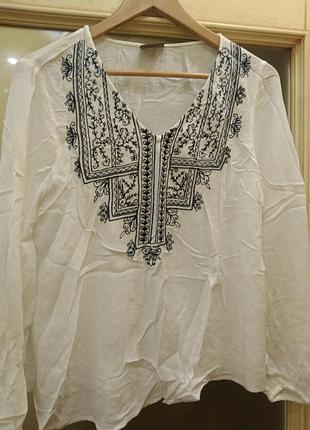 Vero moda (s). блуза біла з вишивкою