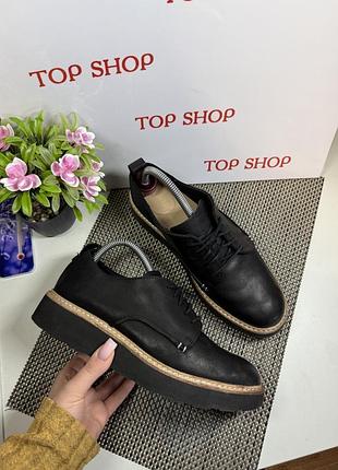 Оригинальные кожаные туфли clarks