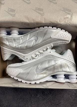 Nike shox r4 white 2