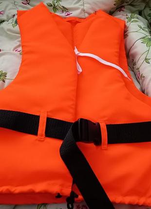 Жилет страховочный (?) для водного спорта