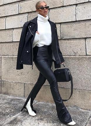 Брюки zara кожузам клеш на молниях черные