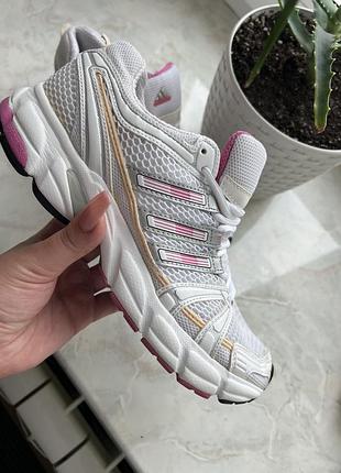 Кросівки adidas жіночі 38р