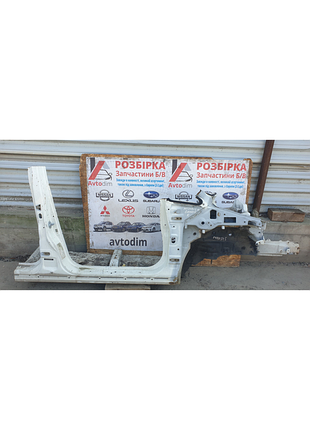 Четь передняя правая белая 5220a792 mitsubishi grandis 2003-2011