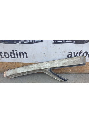 Стойкая кузова передняя правая 5311a588 mitsubishi grandis 2003-2011