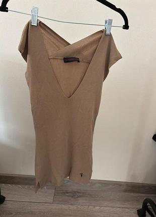 Нюдова кофтинка trussardi jeans оригінал / топ з v-вирізом / розмір s