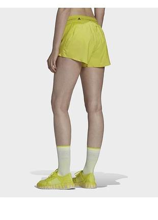 Яскраво-жовті жіночі спортивні шорти adidas