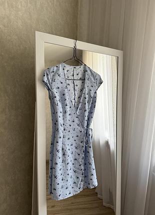 Блакитна міні сукня на запах h&m