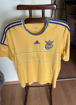 Футболка з символікою