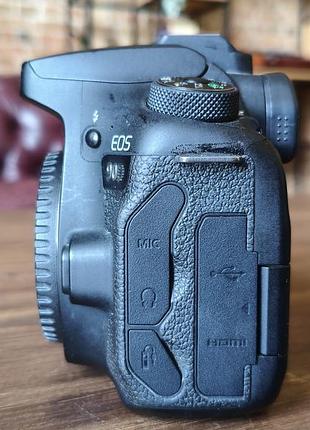 Камера canon 90d та об'єктив "kit" 18-55mm в комплекті також 3 акуми (1 ориг+2 power plant) та зарядка shutter count - 61170. 5