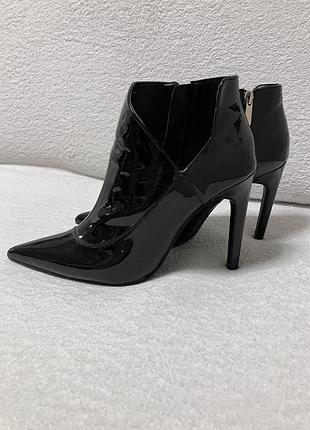 Zara лакові ботильони 40 розмір ідеальний стан