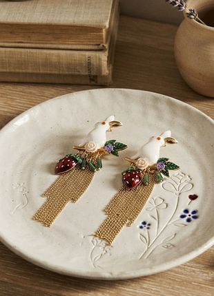 Длинные креативные серьги с кроликом, клубникой и цепочками