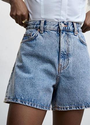 Джинсовые шорты в стиле 90-х от zara с эффектом варки acid wash с высокой посадкой