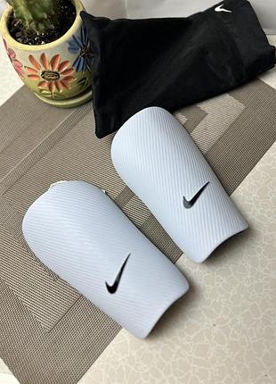 160-180 новые щитки спортивные nike new l