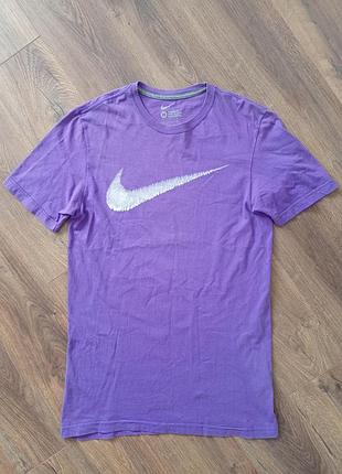 Брендова футболка nike.