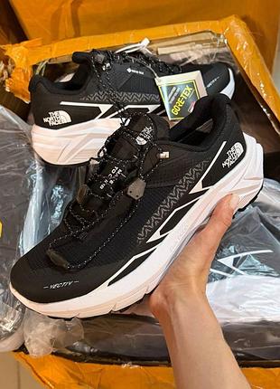 The north face vectiv gore-tex black white