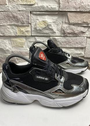 Оригінальні кросівки adidas falcon