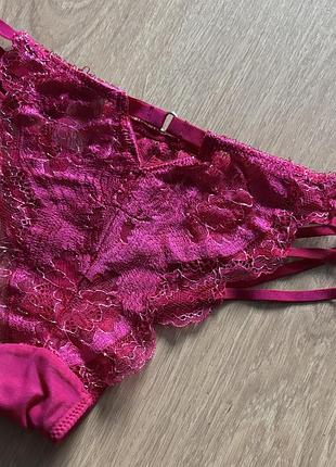 Новые,сексуальные,кружевные трусики victoria's secret