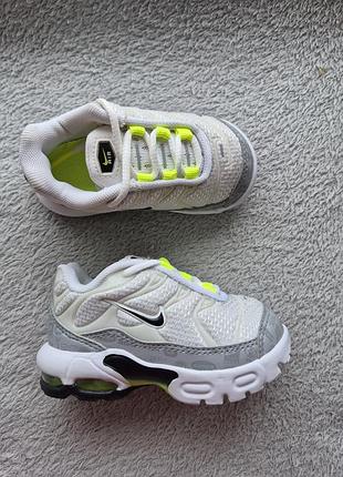 Кроссовки 21р. nike. унисекс