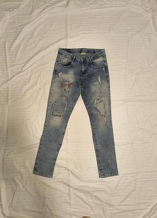 Стильні рвані джинси скінні zara boys з принтами та латками, зріст 152 см (11 12 років)
