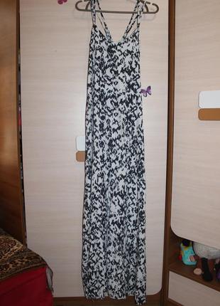 Стильне довгий плаття , сарафан з роспоркой з переду bershka
