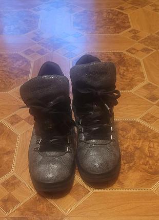 Ботинки женские